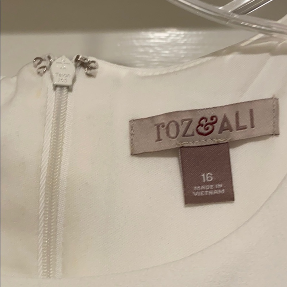 Mid length size 16 roz&ali dress lightly used - Picture 3 of 3